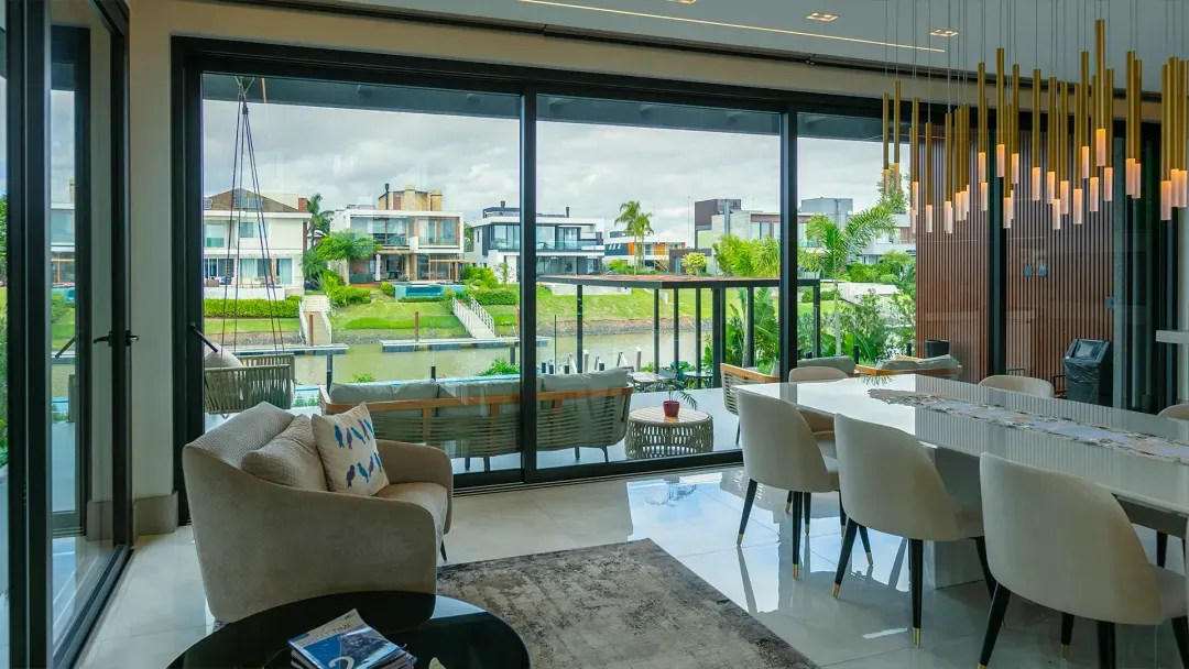 Diseños arquitectónicos y formas especiales de ventanas REHAU